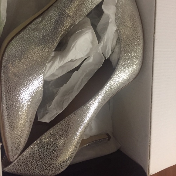 J.Crew Silver Crackle pumps - Picture 2 of 4